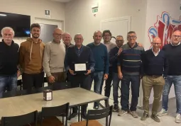 I rappresentanti del Comune e il gruppo del direttivo del TC 